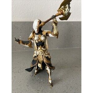 VTG World Warcraft Series 3 White Sister Human Priestess Figure Statue Loose